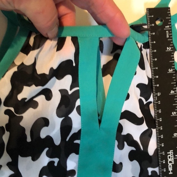 Nicole Miller large sleeveless high low semi sheer top black and aqua green - Picture 6 of 12